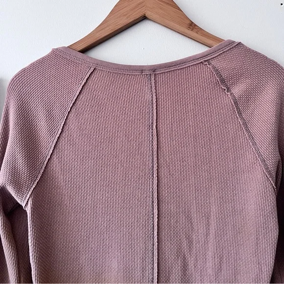 Free People Boho Tan Alpine Ski Lodge Thermal Knit Cuff Newbie Henley Size L - Picture 7 of 11